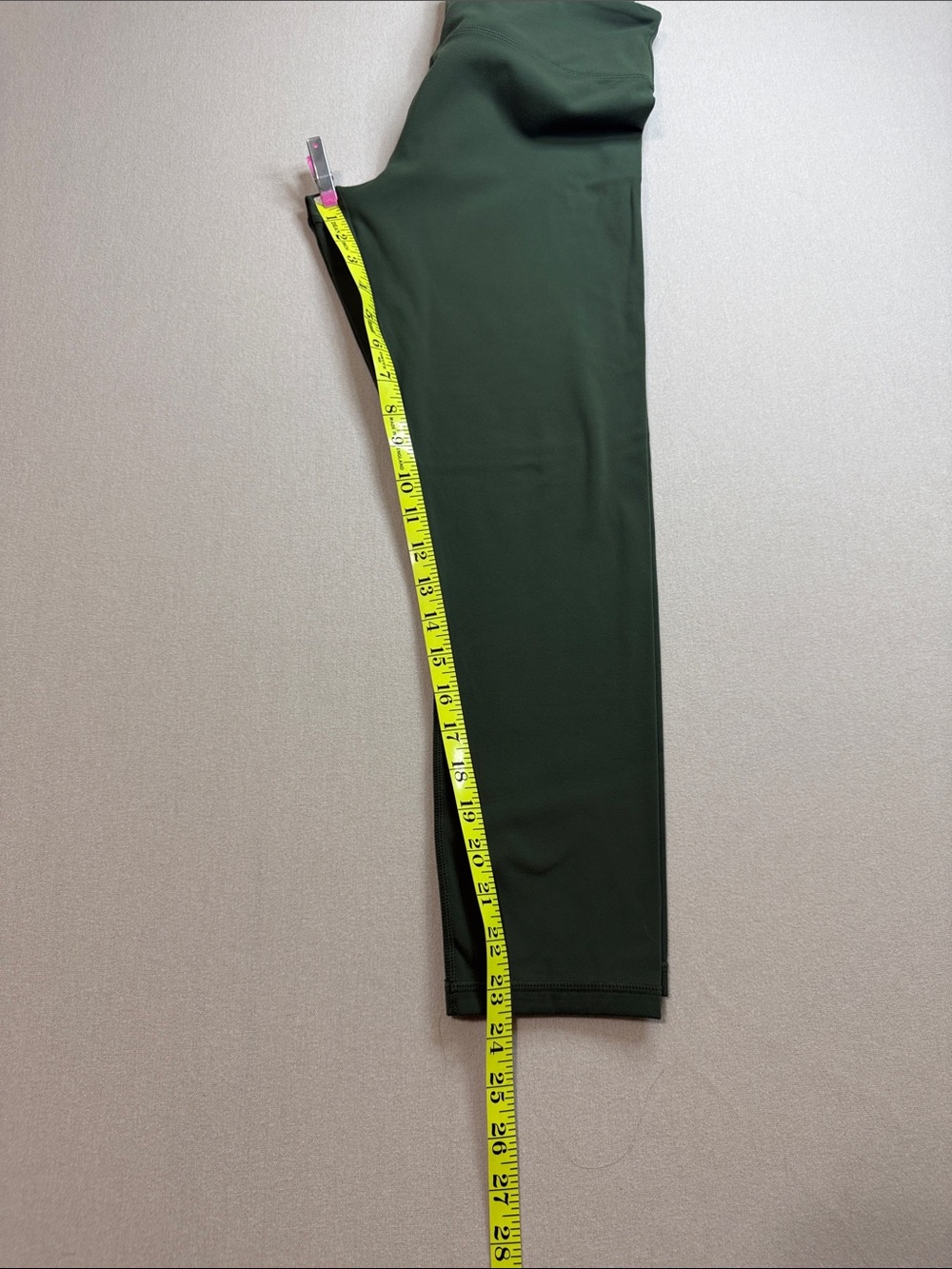 High-Waist Forest Green Leggings with Subtle Logo - Picture 7 of 8